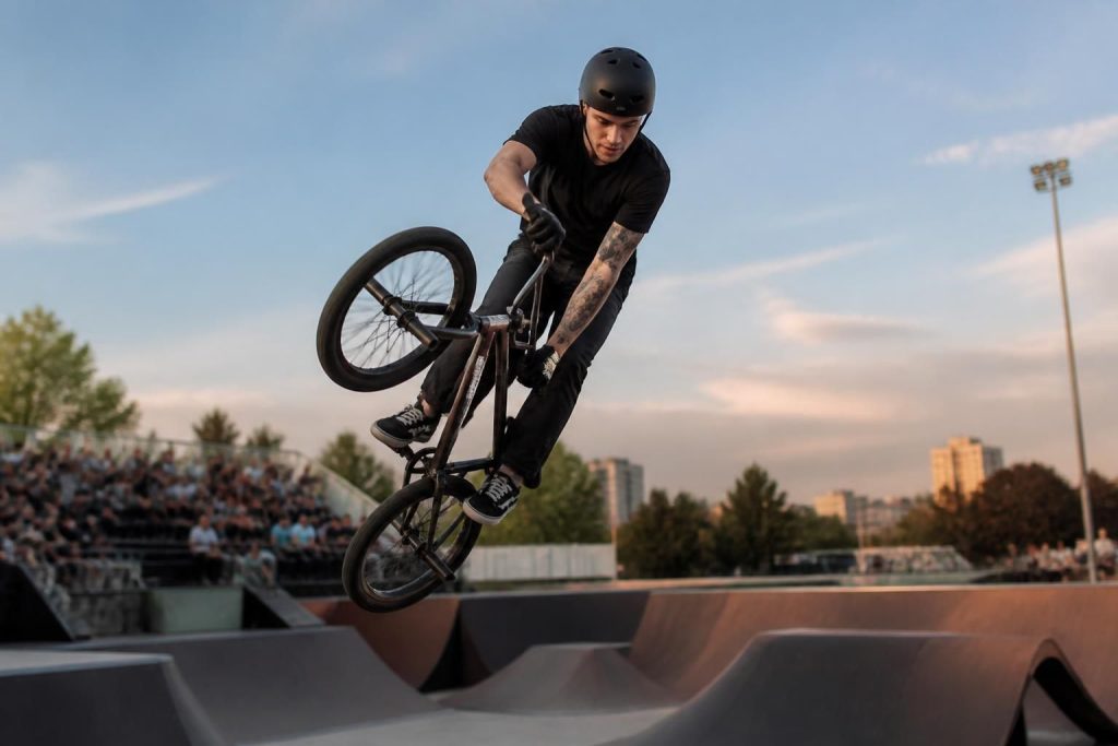 découvrez la biographie complète de tim gasjer, champion de bmx freestyle, et ses exploits impressionnants dans le monde du sport extrême.