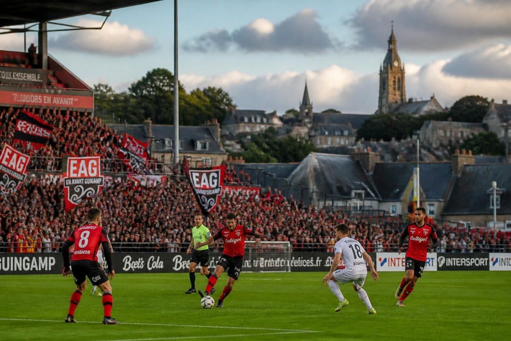 suivez toute l'actualité de guingamp avec les dernières nouvelles, résultats sportifs et analyses détaillées pour ne rien manquer des performances de votre équipe.